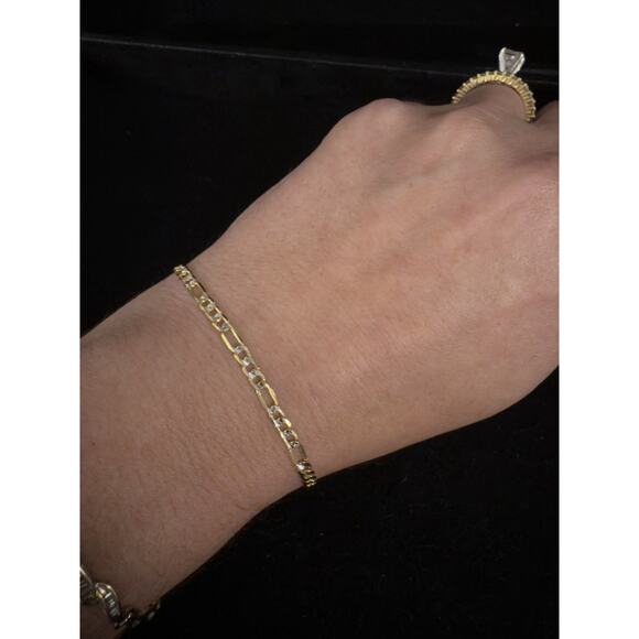 Beautiful 10k Gold Diamond Cut Figaro Bracelet 3.2mm ~7in/8in-NEW - Picture 7 of 8